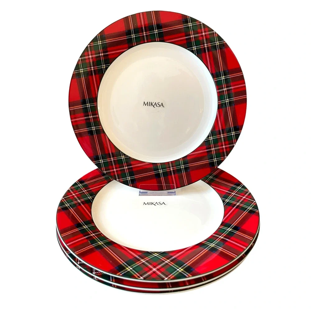Mikasa TARTAN RED Christmas Dinner Plates 11